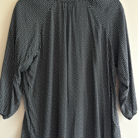 GAP Black and White Relaxed Blouse - Picture 2 of 6
